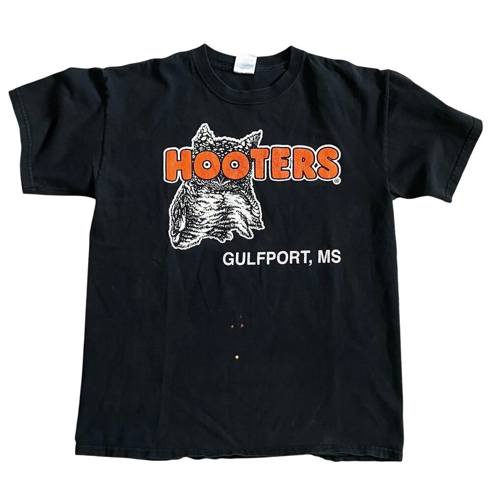 Vintage Hooters Gulfport MS Wolf T Shirt Mens M Black Single Stitch Style Tee